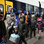 Folyamatosan érkeznek a fővárosba a menekültek