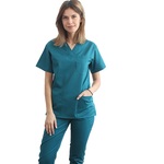 Válassz speciális anyagokból készült orvosi egyenruhákat, amelyek kényelmet nyújtanak
